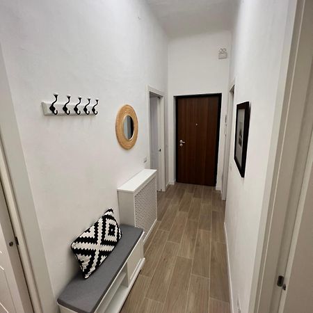 Spacious 3 Bedroom Apartment Милано Екстериор снимка