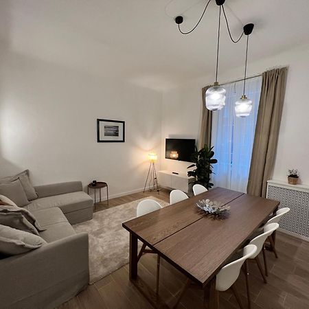 Spacious 3 Bedroom Apartment Милано Екстериор снимка
