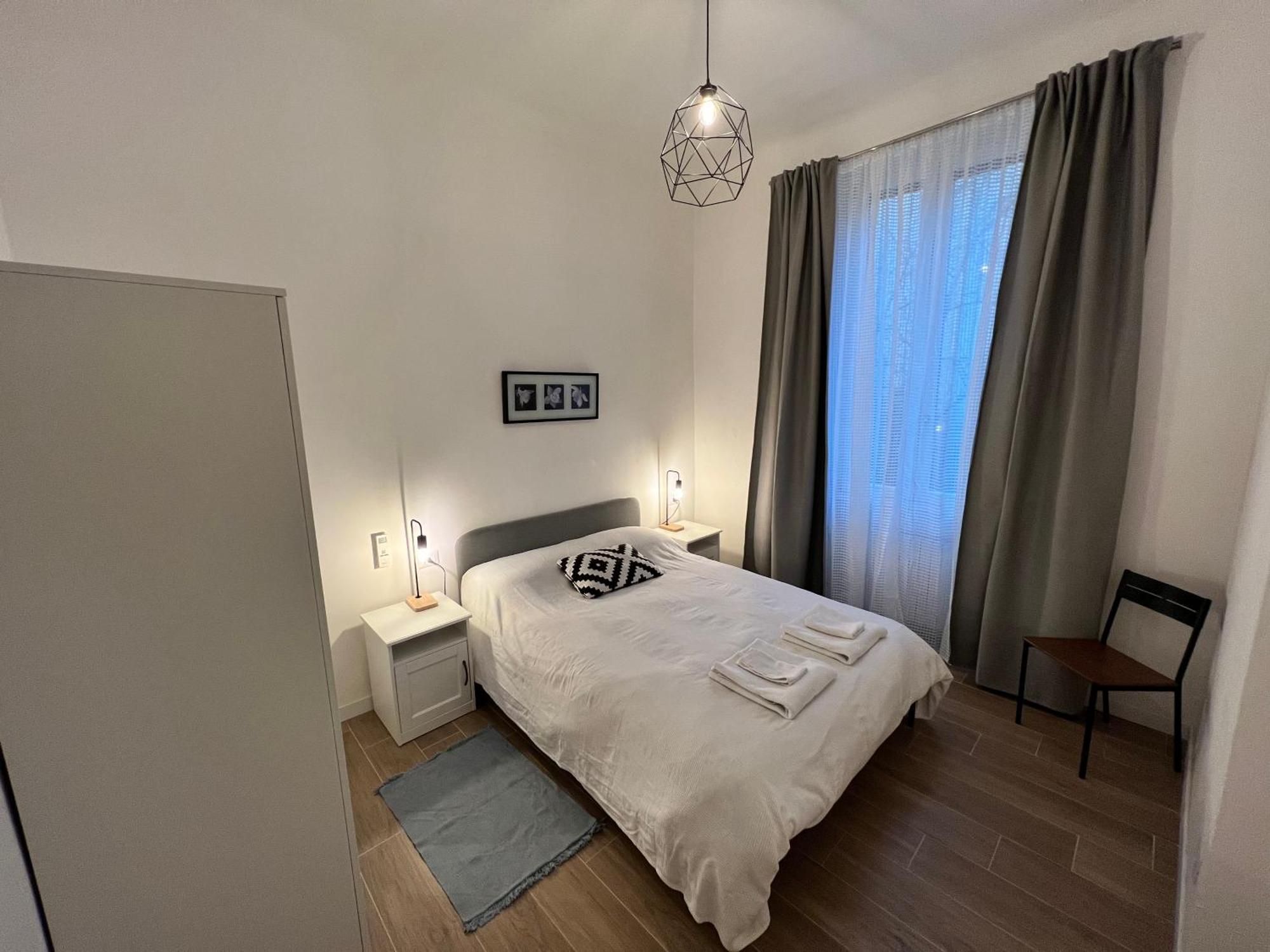 Spacious 3 Bedroom Apartment Милано Екстериор снимка