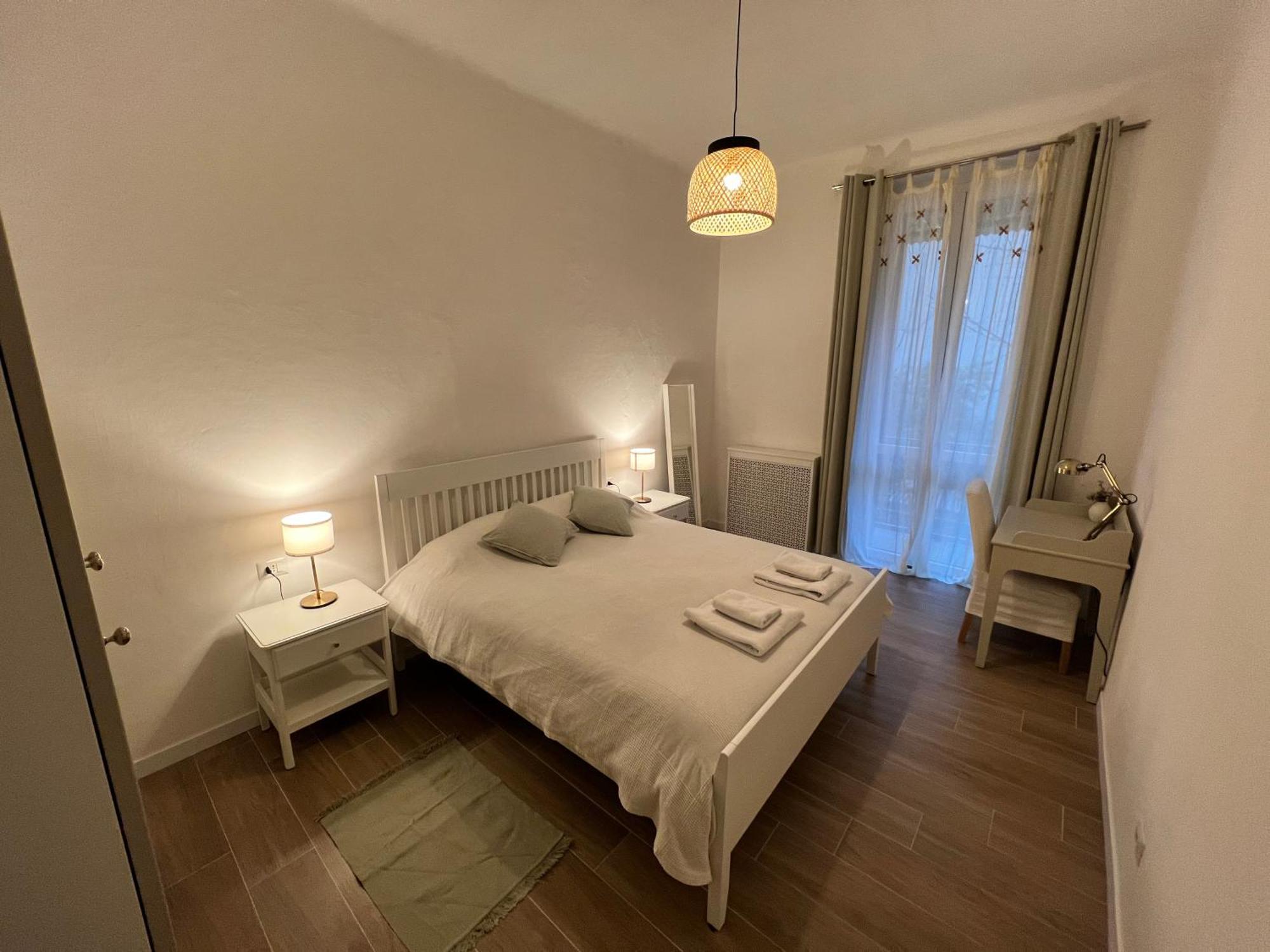 Spacious 3 Bedroom Apartment Милано Екстериор снимка