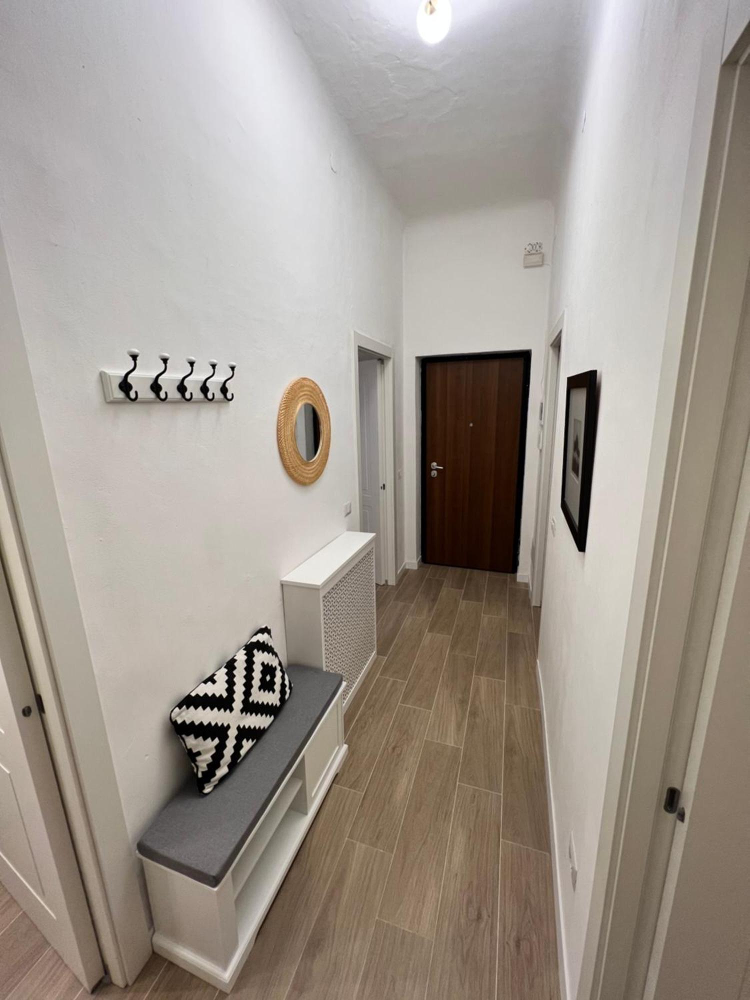 Spacious 3 Bedroom Apartment Милано Екстериор снимка