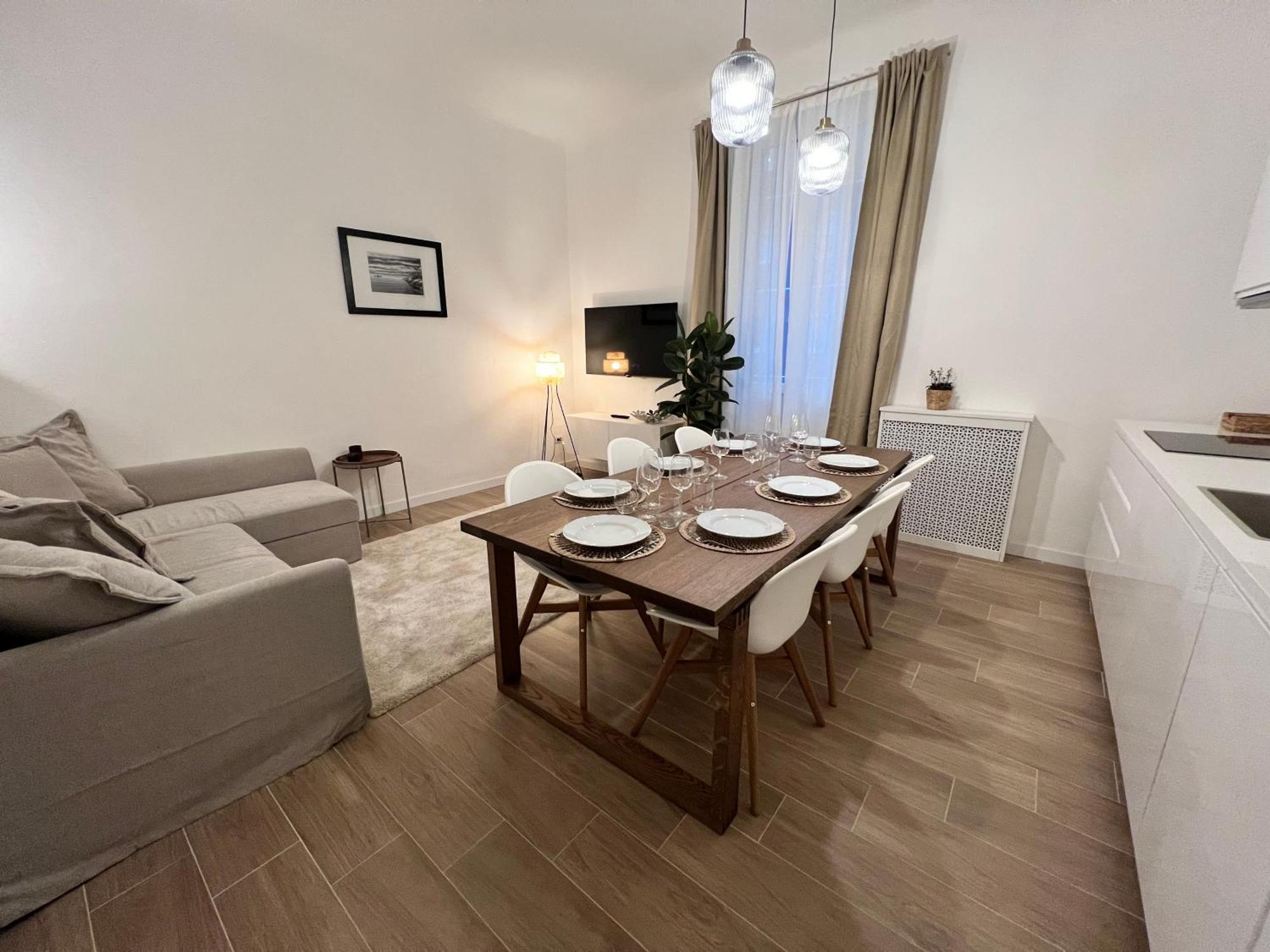 Spacious 3 Bedroom Apartment Милано Екстериор снимка
